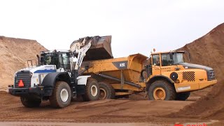 Komatsu WA380 Wheelloader Loading Volvo A35 Dumpers