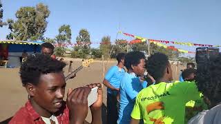 ግዜ ዘይ ሓልፎ ኣርቲስት ተጋዳላይ ኣበበ ኣርአያ  ኣብ መድርኽ ሰራዊት ትግራይ ኣዕቢድዎም