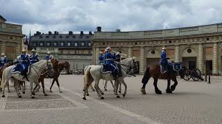 Royal Swedish Army Band - Changing of the King's Guard - Kreuzritter Fanfare @ Stockholm 1/8/2022