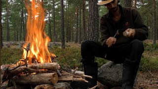 Bushcraft trip - Upside Down Fire, Swedish Wilderness, Meat, Finishing the Carving Knife