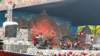 Iwan Fals - Barang Antik...Oplet Tua (Konser Situs Budaya - Jawa Tengah) #konser #iwanfals