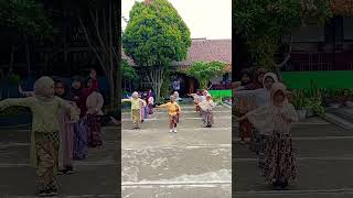 penampilan tari kelas 1 SD #sekolahkumenyenangkan #sekolah #youtubeshorts #fyp