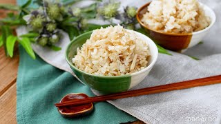 【えのきとツナの炊き込みご飯】味付けめんつゆだけで旨みすごい！ツナ缶がポイント♪｜macaroni（マカロニ）