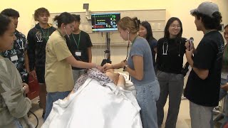 JABSOM hosts hands-on training program for Hawaii high school students