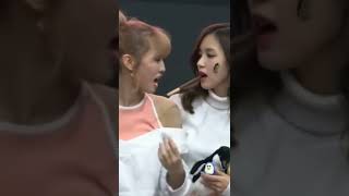 twice モモ\u0026ミナのポッキーゲーム