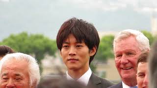 R1.06.23　ﾌﾟﾚｾﾞﾝﾀｰ：松坂桃李　宝塚記念　阪神競馬場