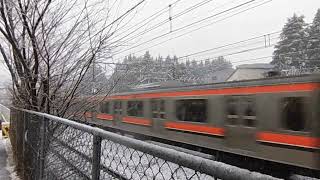 武蔵野線209系各駅停車東京行を撮った。北府中駅　【雪景色】