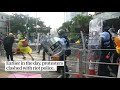 hong kong protesters try to smash their way into government hq