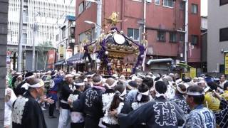 下谷神社大祭2016　その１　狭い町内を行く本社神輿