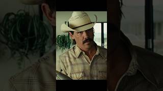 Llewelyn Moss changes rooms to escape from the assassin. #nocountryforoldmen #joshbrolin #movie