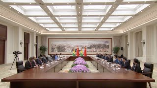 Xi meets Guyanese president in Chengdu