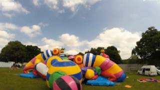 'World's biggest' bouncy castle arrives on Southampton Common   BBC News