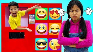 Jannie and Eric Emoji Vending Machine Kids Toys for Kids