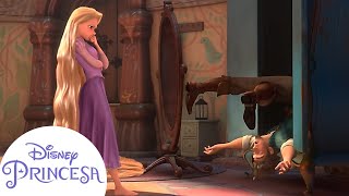 Rapunzel conhece Flynn Rider | Enrolados | Disney Princesa