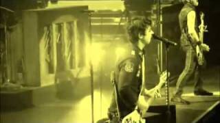 Green Day - Burnout @ Tokyo (Awesome As Fuck)