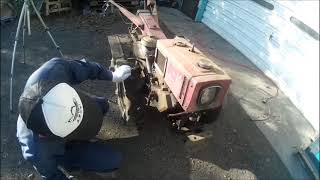 50年以上前の三菱かつらディーゼルエンジン始動　Japanese old tractor engine cold start