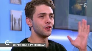 Xavier Dolan rougit face à l'accueil triomphal de \