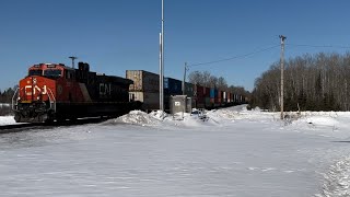 CN 3912 Southbound at MP 437 on the Superior Sub.