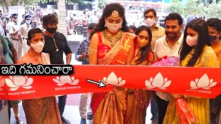 Jathi Ratnalu Heroine Faria Abdullah EXCLUSIVE Video At Shopping Mall Opening | News Buzz