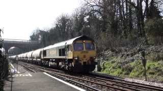 Freightliner 66602 approaches Reading West Station with Lafarge Cement Tanks 21.03.11