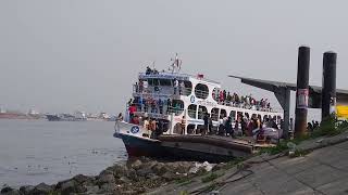 Munshiganj Launch Ghat. Many big launches of Chandpur left from Munshiganj Launch Ghat. @azobgram