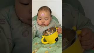 Baby eating food 🍱 #shorts #viral #trending #cute #baby