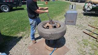 Manual Tire changer Big Four from Mainville OH. Everything a harbor freight changer wants to be!