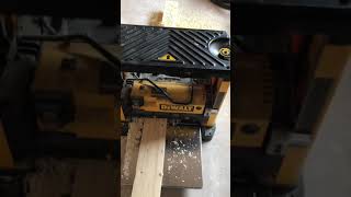 Dw733 dewalt thickness planer in action