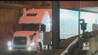 Stuck truck leaves drivers stuck in Sumner Tunnel for hours