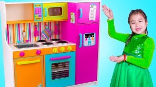 Jannie Pretend Play Cooking Food Challenges with Giant Kitchen Toy