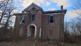 Abandoned 1800's plantation mansion with possible slave quarters