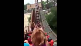 She lost her wig while driving with the roller coaster