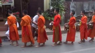 Ceremonia de los monjes en Luang Prabang