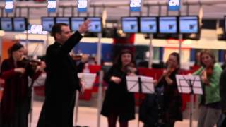 Flashmob na Letišti Václava Havla Praha/ at Václav Havel Airport Prague