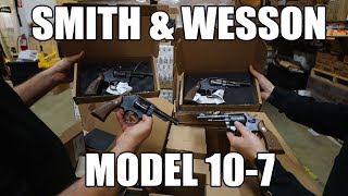 Smith \u0026 Wesson Model 10-7 Unboxing