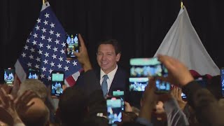 Florida Gov. Ron DeSantis speaks to Chicago police officers