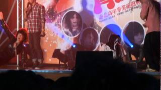 2011泰北高中畢業同樂會青澀年代-舞棍阿伯\u0026黃謙開超大.MPG