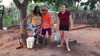 Bastidores: Dona Ducéu discute com Seu Mané.