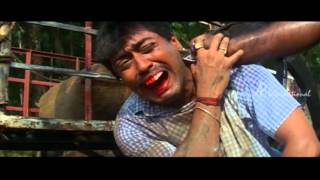 Perazhagan - Hunchback Surya gets hurt badly