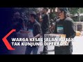 Warga Galang Dana di Depan Kantor Bupati Jeneponto Karena Kesal Jalan Rusak Tak Kunjung Diperbaiki!