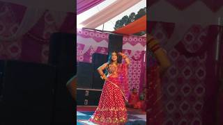 Beautiful Sangeet Dance Performance by the Bride | #kumaunibride  #KumauniWedding #viraldance #bride