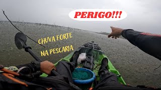 Pescaria e Acampamento com Chuva Forte, saiu muito peixe.      #caiaque #tucunare #caiaqueiro #pesca