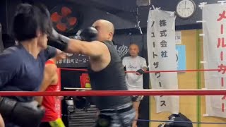 伝統派空手マッスルフォトグラファー（紺色）VSマッスル増田（黒）　天下一武道会×FUZIN対抗戦