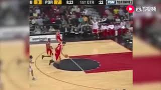 姚明背后运球NBA:Yao Ming Back dribble over opponent's guard makes a classic one-stop dunk