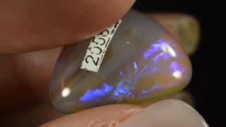 20580 - Crystal Opal Australian Natural Solid 9.55ct  BRIGHT BIG SIZE FREEFORM SHAPE GEM