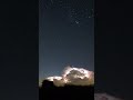 🌩✨ *o céu se abre os raios riscam a escuridão e a natureza nos lembra até nas tempestades ha