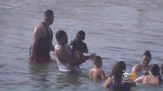 Tri-State Residents Hit The Shore To Beat The Heat