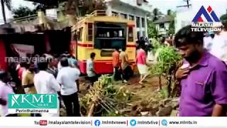 വെന്നിയൂരിൽ 3 വാഹനങ്ങളിലിടിച്ച KSRTC സൂപ്പർ ഫാസ്റ്റ്, ശേഷം കടയിൽ ഇടിച്ച് കയറി,