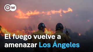 Bomberos tratan de contener un nuevo incendio al norte de Los Ángeles