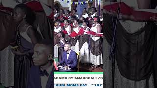 Chorale St Pierre Gitarama mu Gitaramo cy'Amakorali mu gutangiza Yubile z'impurirane.